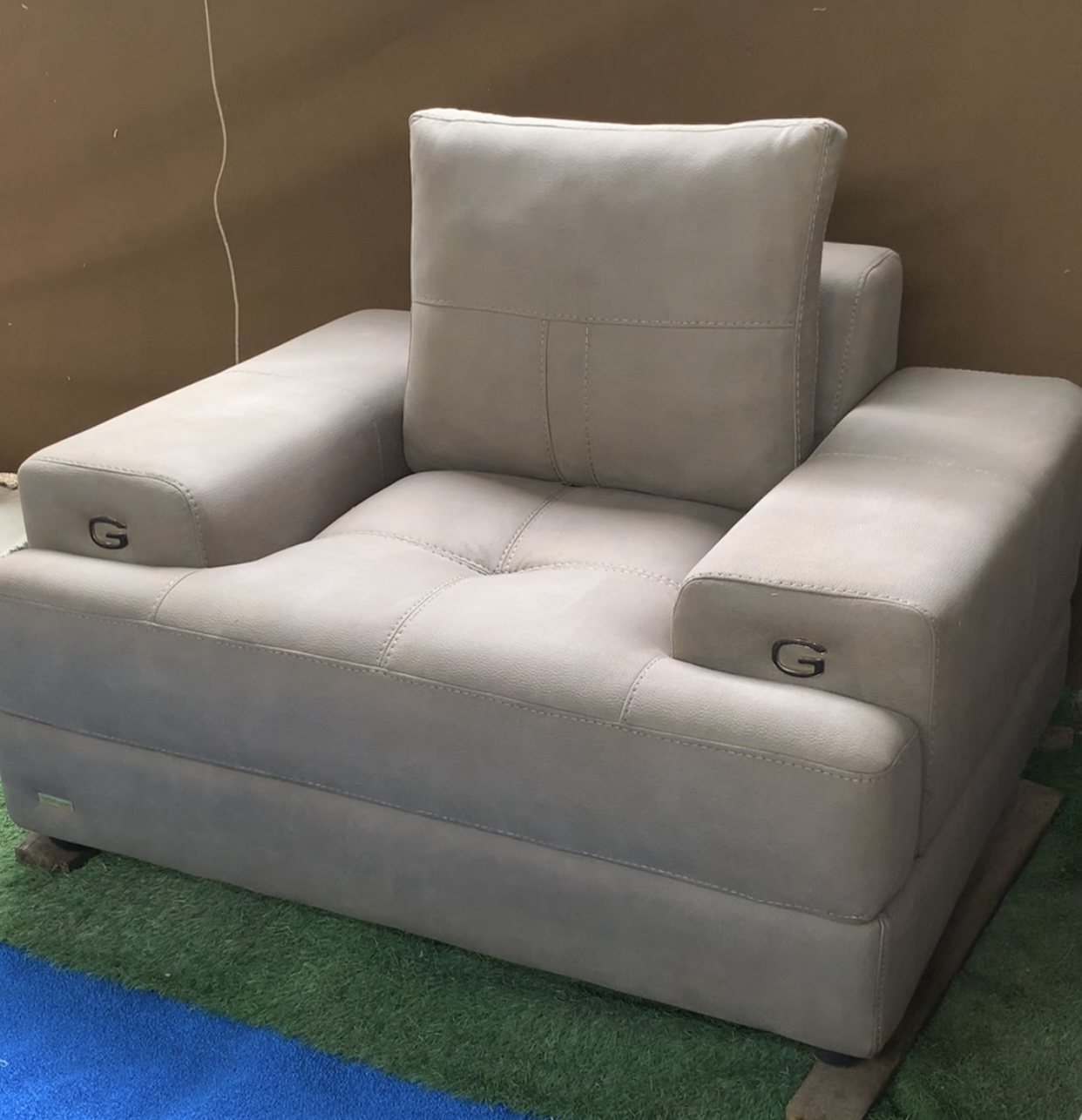L-Shape Single Sofa