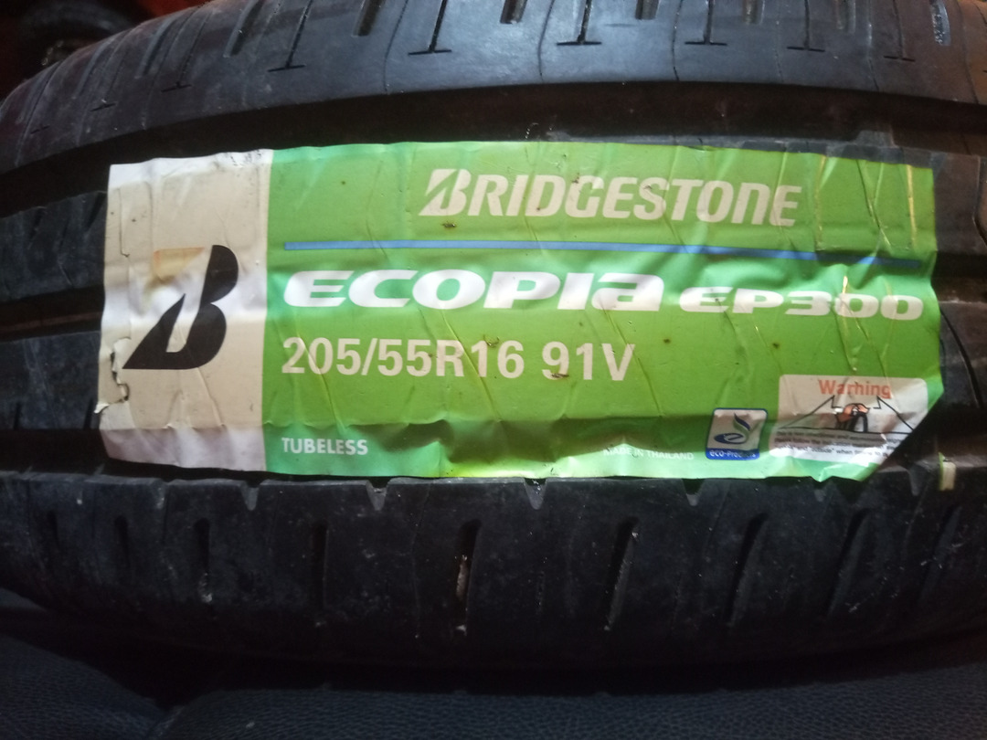 Brand New tyre 65k each negotiable