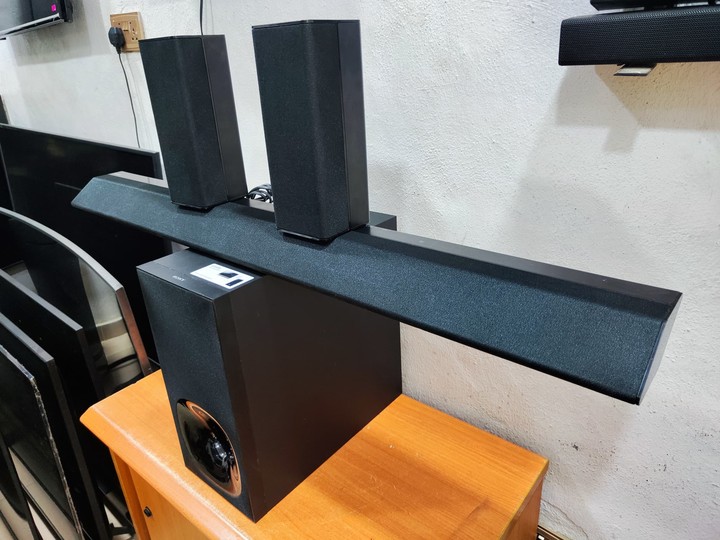 SONY HOME CINEMA SOUNDBAR WIRH WIRE