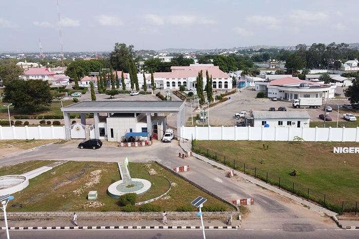 ₦5,000 cash sharing turns tragic as mother, daughter die in Niger Government House stampede