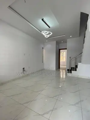 3bdrm Townhouse / Terrace in Ikota for rent