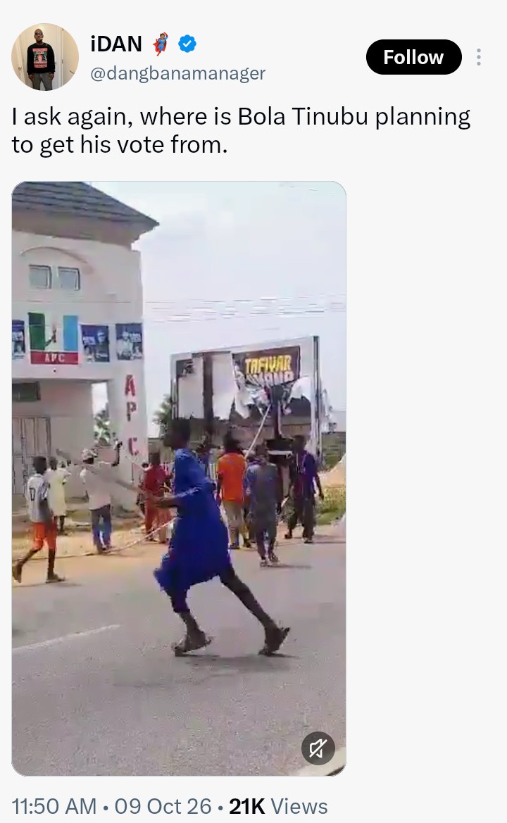 Youths In Kebbi State Attack Tinubu APC Office, Destroy Banners - Video