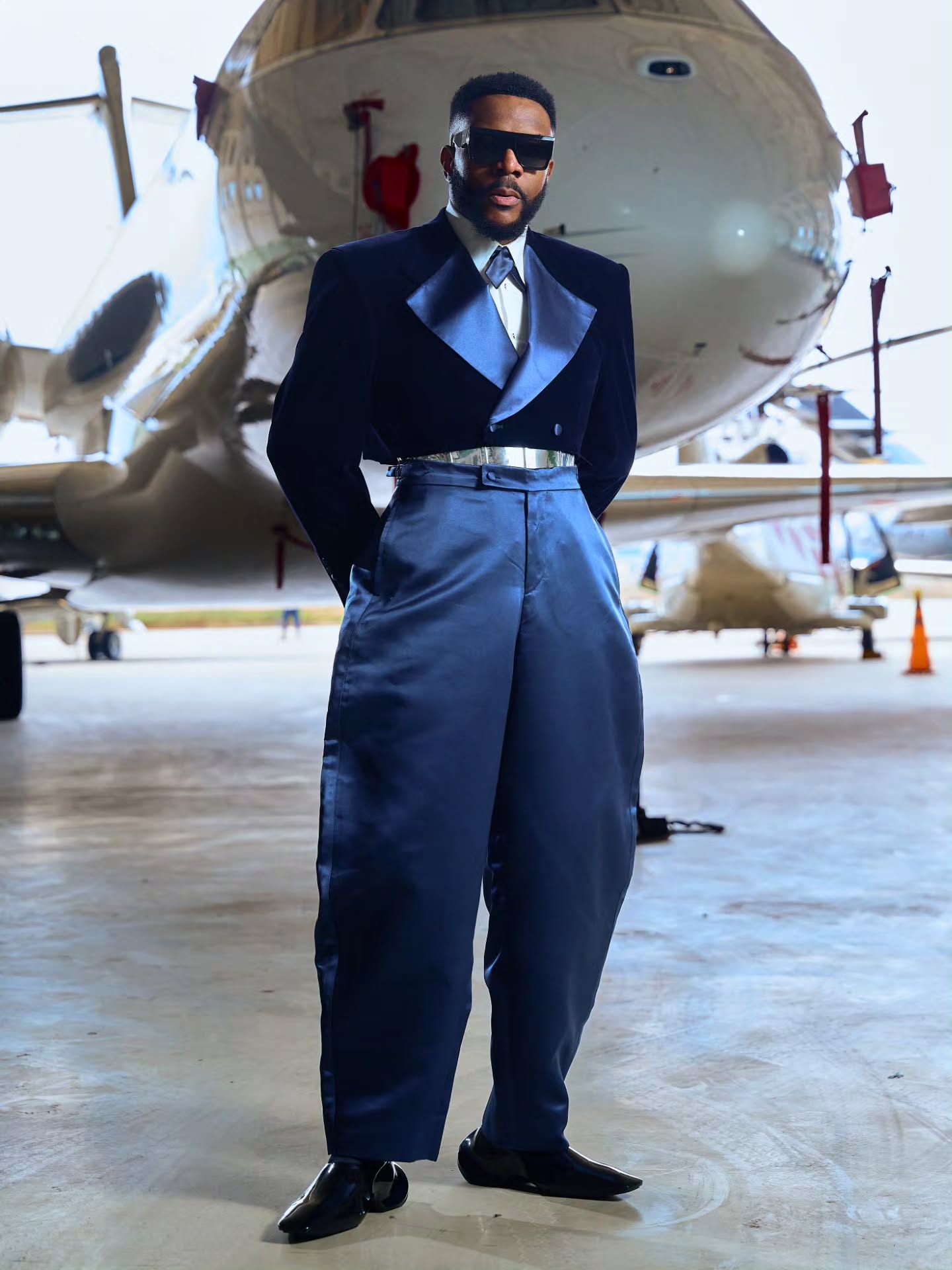 Ebuka Obi-Uchendu Goes Cropped, Velvet & Metallic for His First BBNaija Season 11 Finale Look