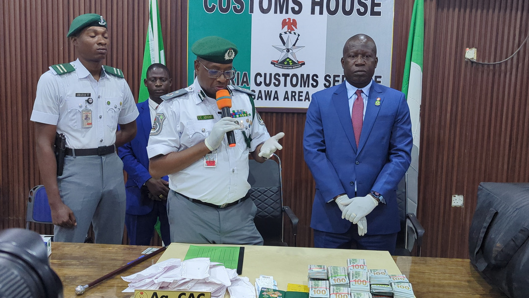 Nigeria Customs Intercepts $265,000 Concealed Cash In Passenger's Luggage