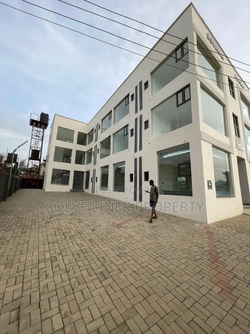 To Let | Shop/ Office Space | 2d Floor | Lugbr, Abuja |