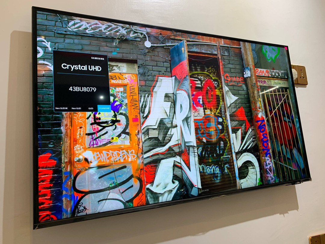 Samsung 43in Airslim BU8079 (Crystal UHD 4K, Apple Support, Smart Apps)