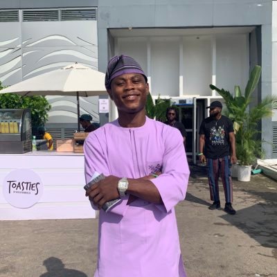 “The first day I set my…”- Man recounts encounter during first visit to girlfriend’s church, displays note from usher