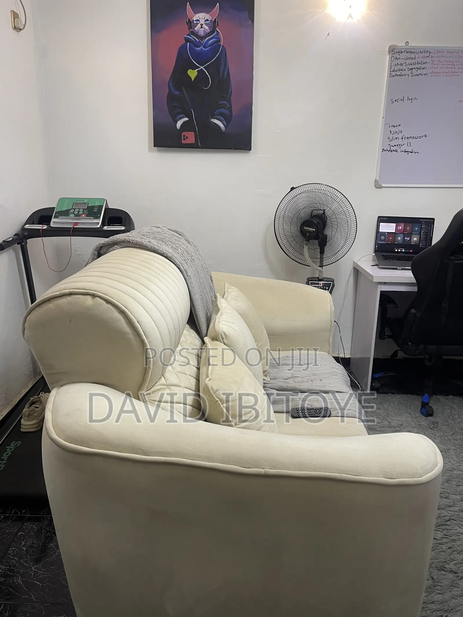 3 Sitter Couch