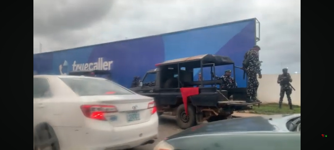 Crowd As Tinubu's Return To Lagos Caused Hours-Long Traffic Jams (Video)