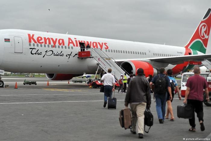 Passenger narrates how mentally unstable man tried to open airplane door mid-flight, fell unconscious and died