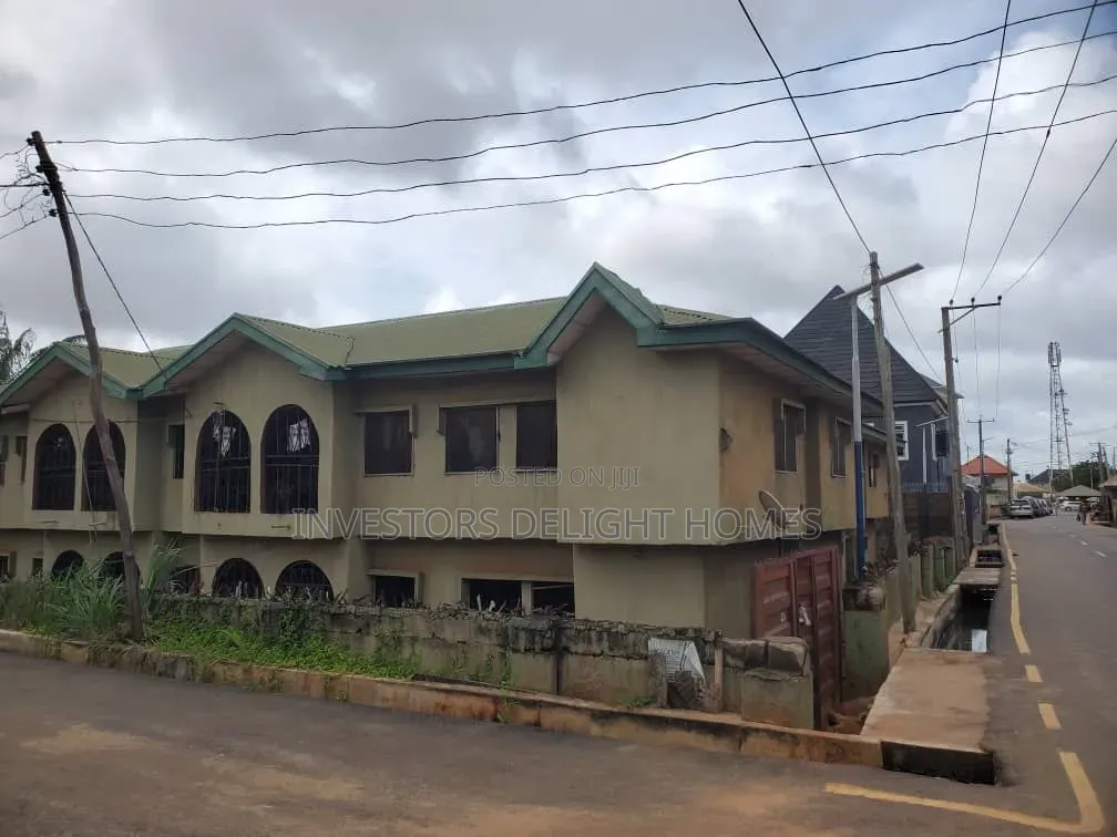 3bdrm Block of Flats in Oshimili South for sale
