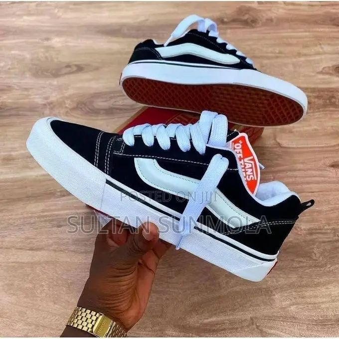 VANS Knu Skool Sneakers