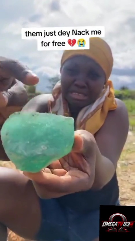 This Glass Stone Na Make Men Dey Knack Me anyhow For Free Lady Cried Out