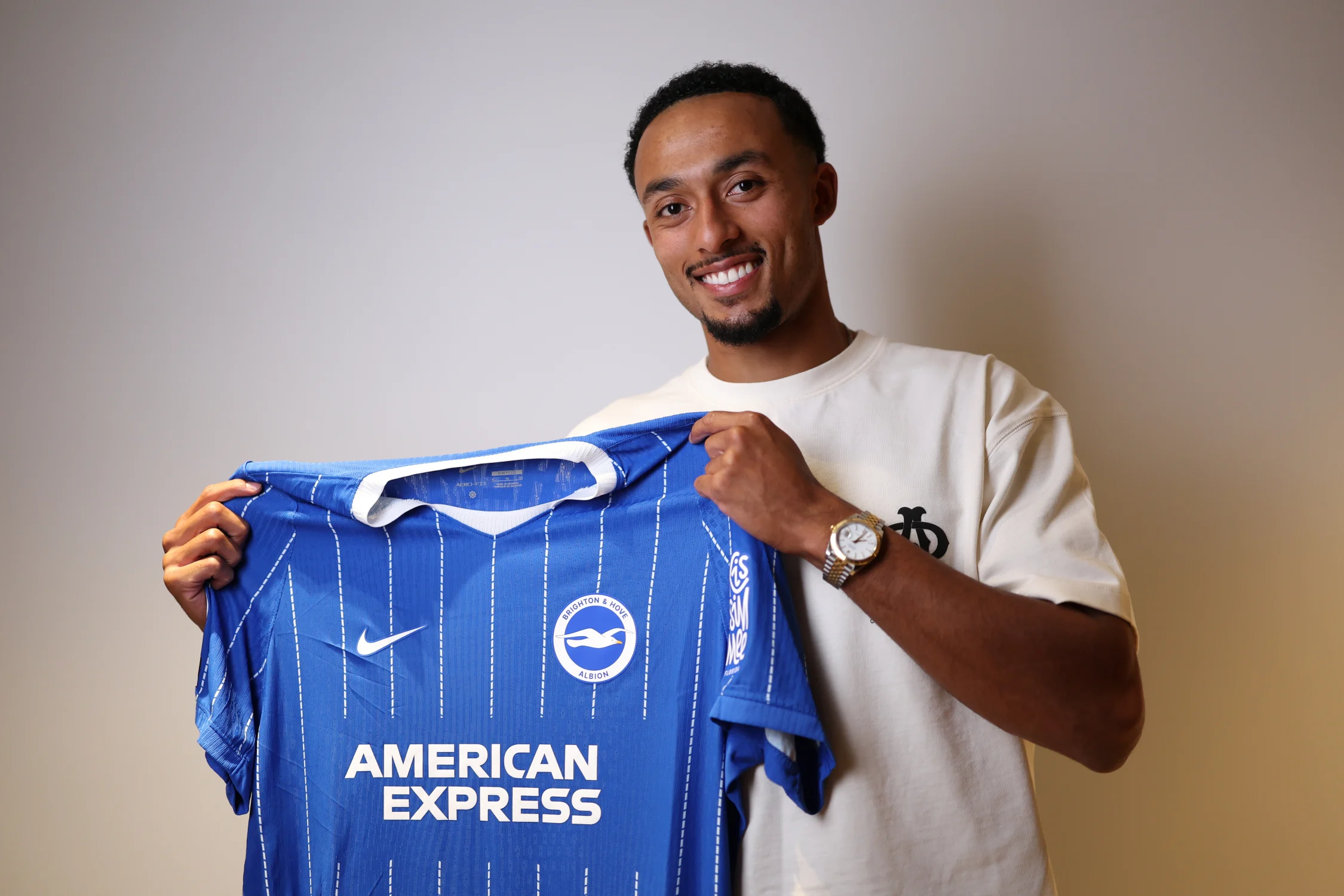 Femi Azeez Joins Brighton On A 4-year Contract