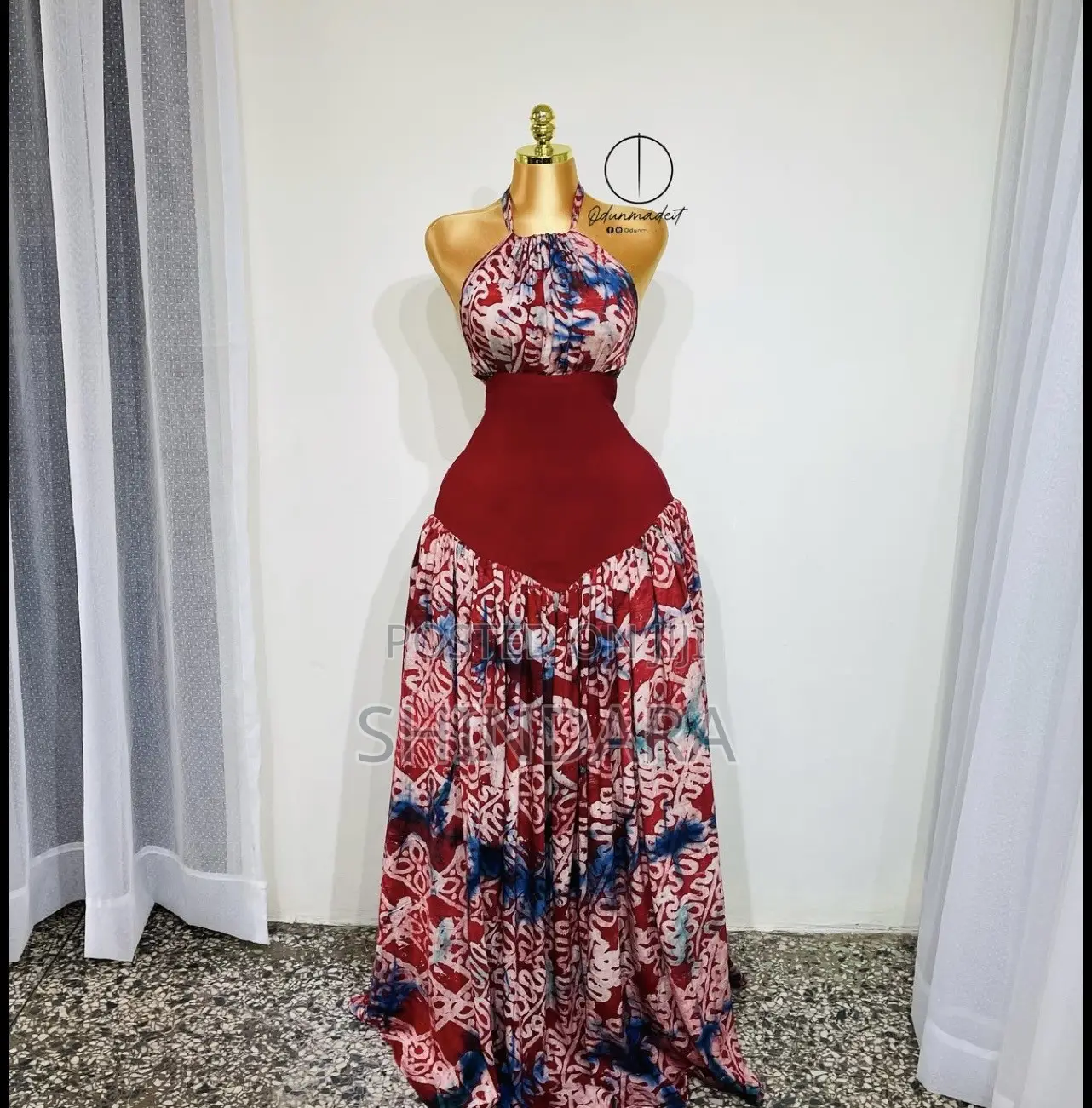 Elegant Halter Neck Maxi Dress – Red Multicolor