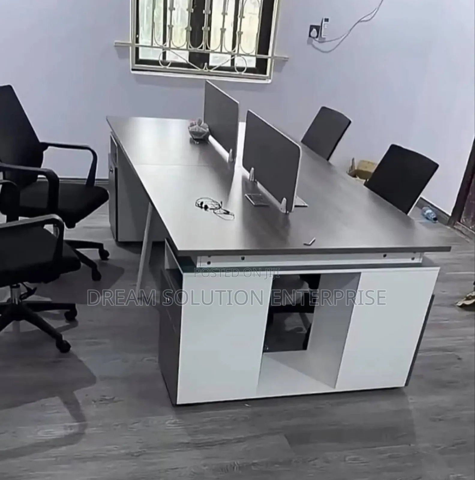 Quality Imported Workstation by 4