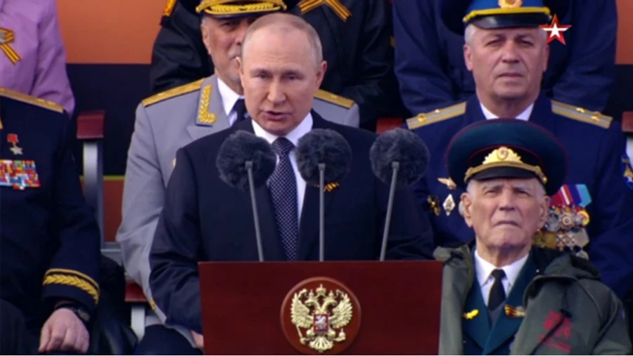 Putin signs decree increasing size of Russian armed forces for Ukraine war