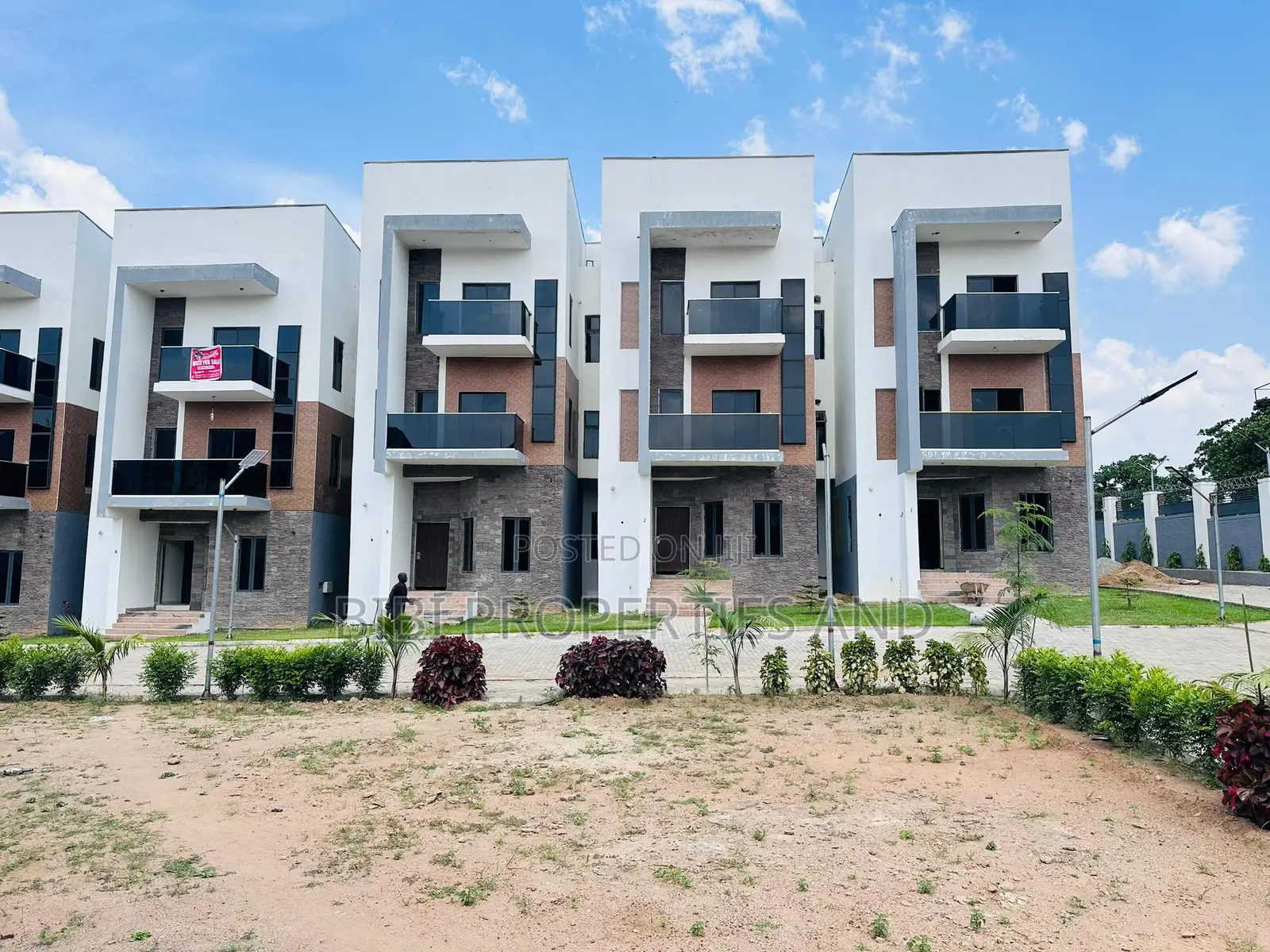 4bdrm Townhouse/Terrace in Life Camp for sale (with BQ)