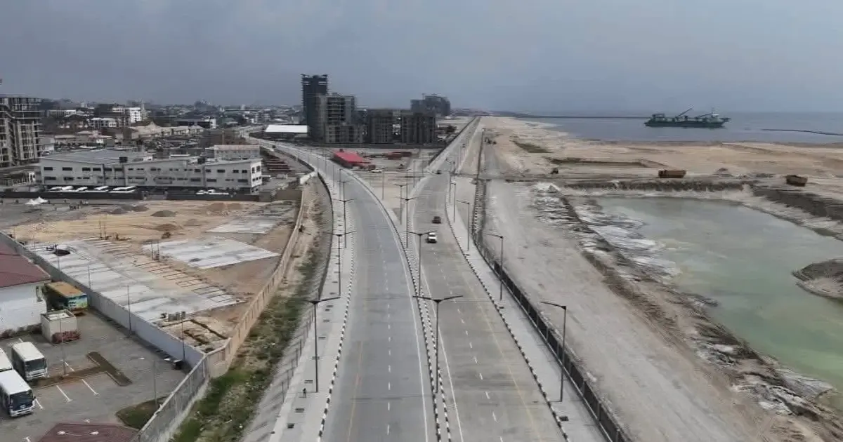FG threatens to shut Lagos coastal highway over frequent deaths and other security reasons