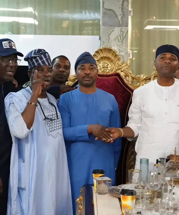 Singer Kwam 1 Reconciles NURTW National President MC Oluomo And Lagos Chairman Tafa Sego