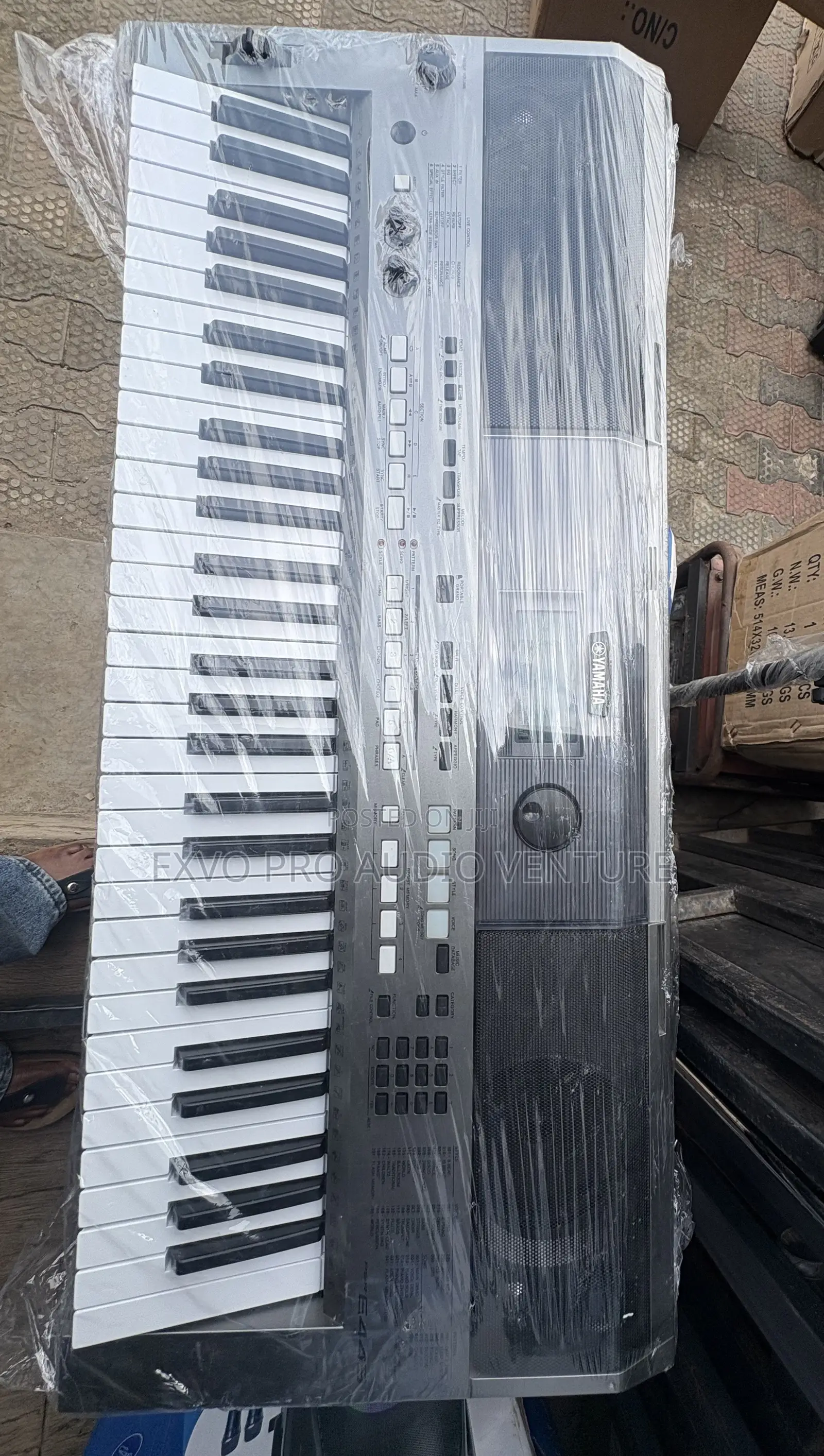 UK Used Yamaha Keyboard PSR E443