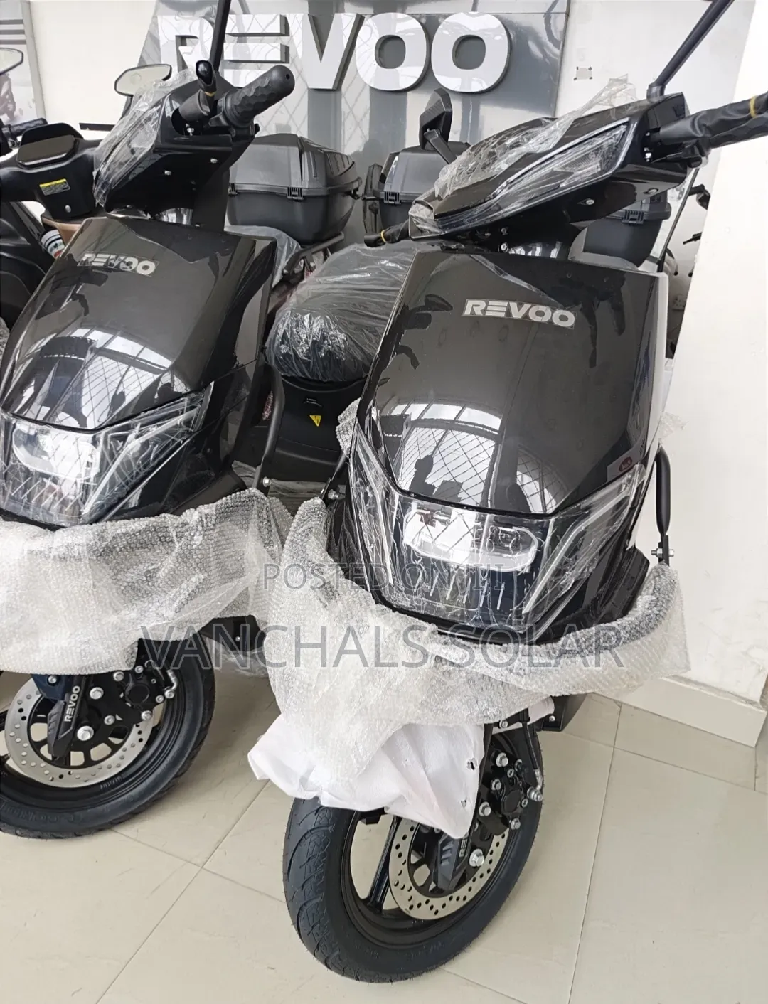 New Revoo C32 2026 Silver