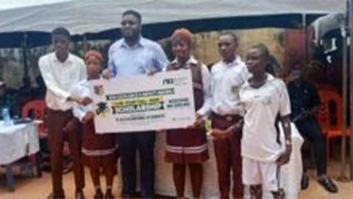 Ex-student offers N5 million scholarship to students, rewards teachers in Enugu school