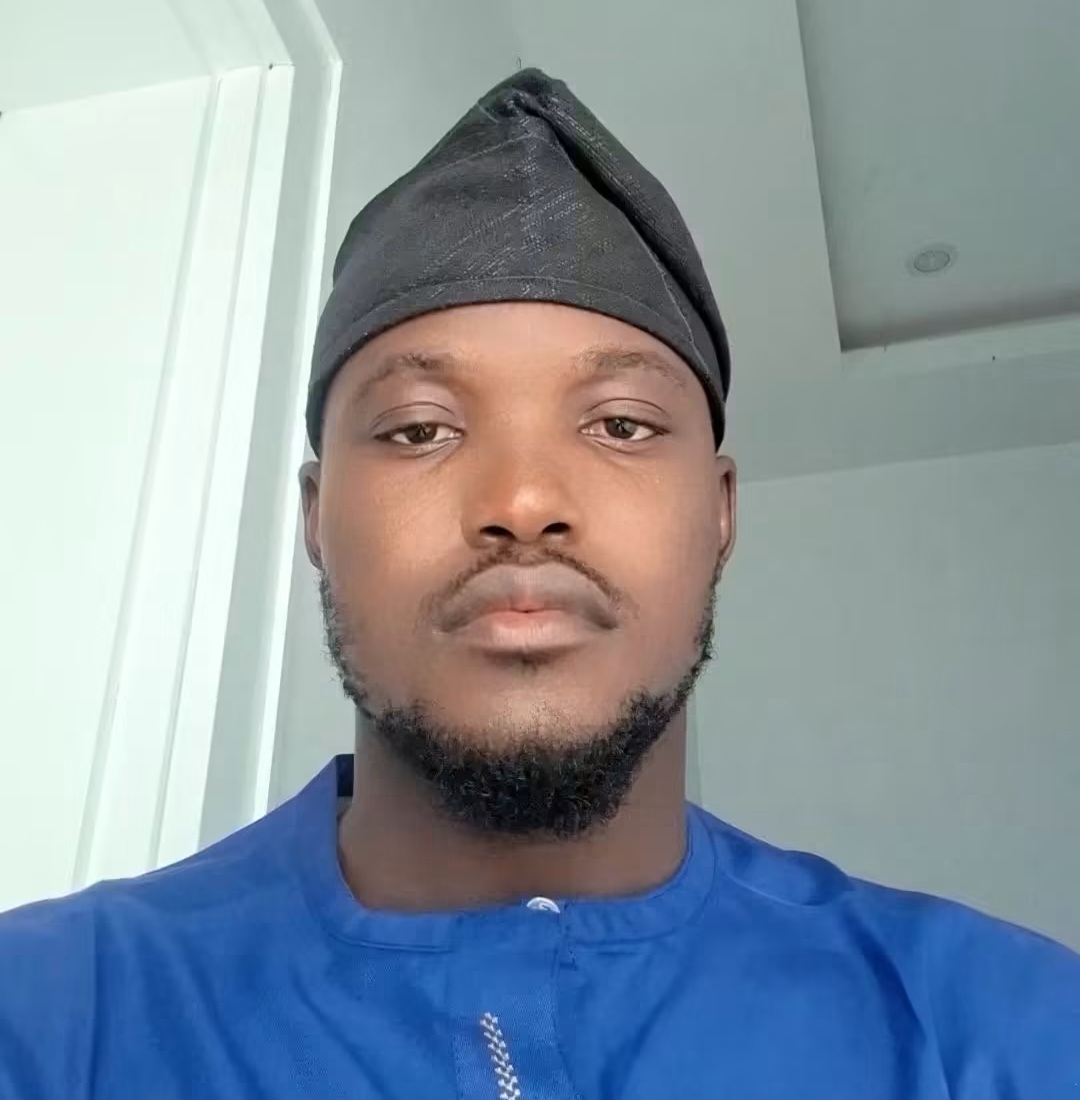 Political analyst shares how he handled a Nigerian who insulted him over their political differences