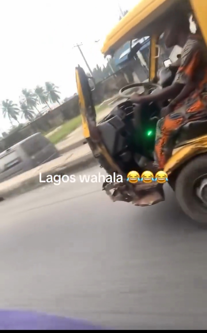 "Lagos Wahala" - Strange Danfo Scene Gets People Talking (Photos/Video)