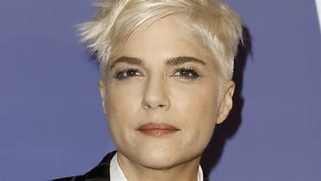 Selma Blair Arrested After Alleged Midflight Assault