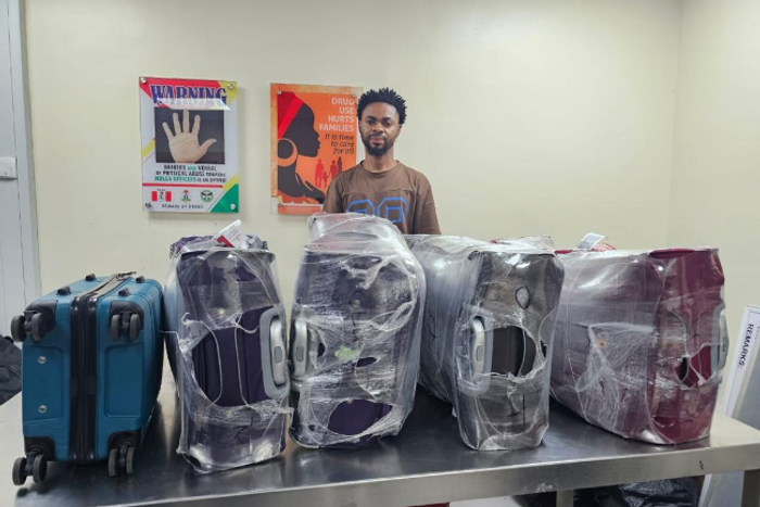Man who lost two fingers in factory accident uses compensation to buy cocaine, caught at Lagos airport