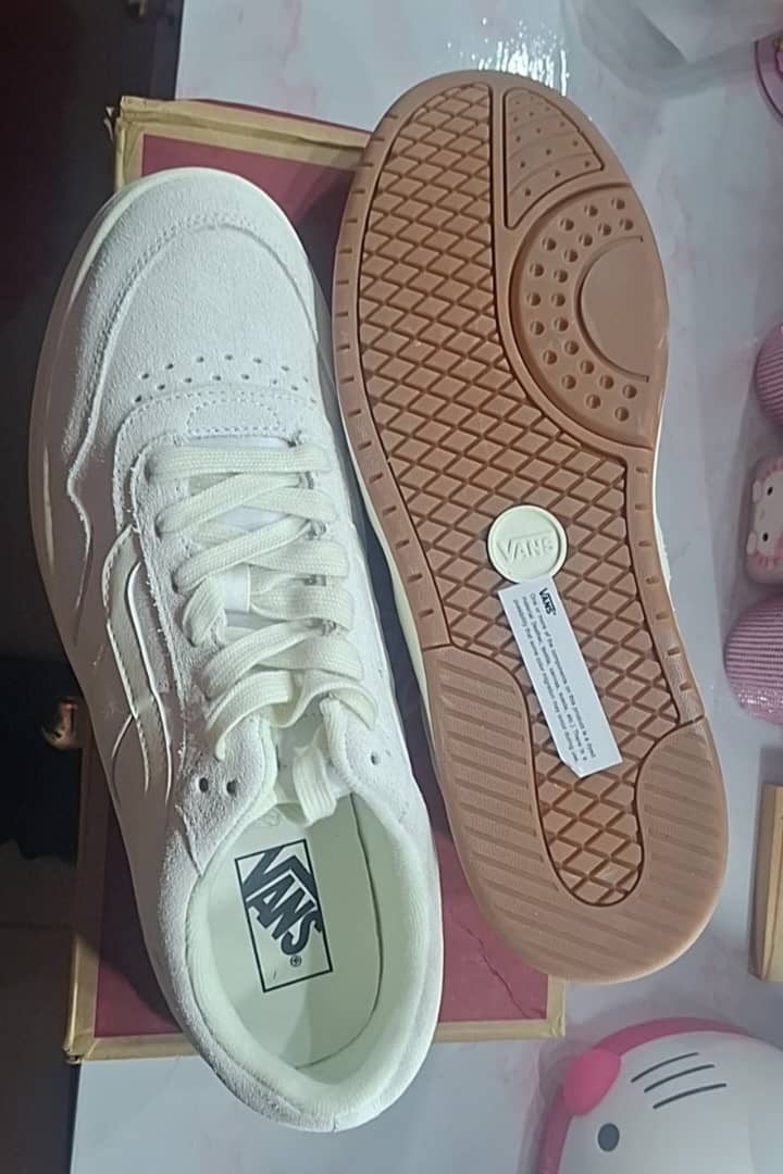 Brand new Original Vans Cruze 3.0 direct from Canada
