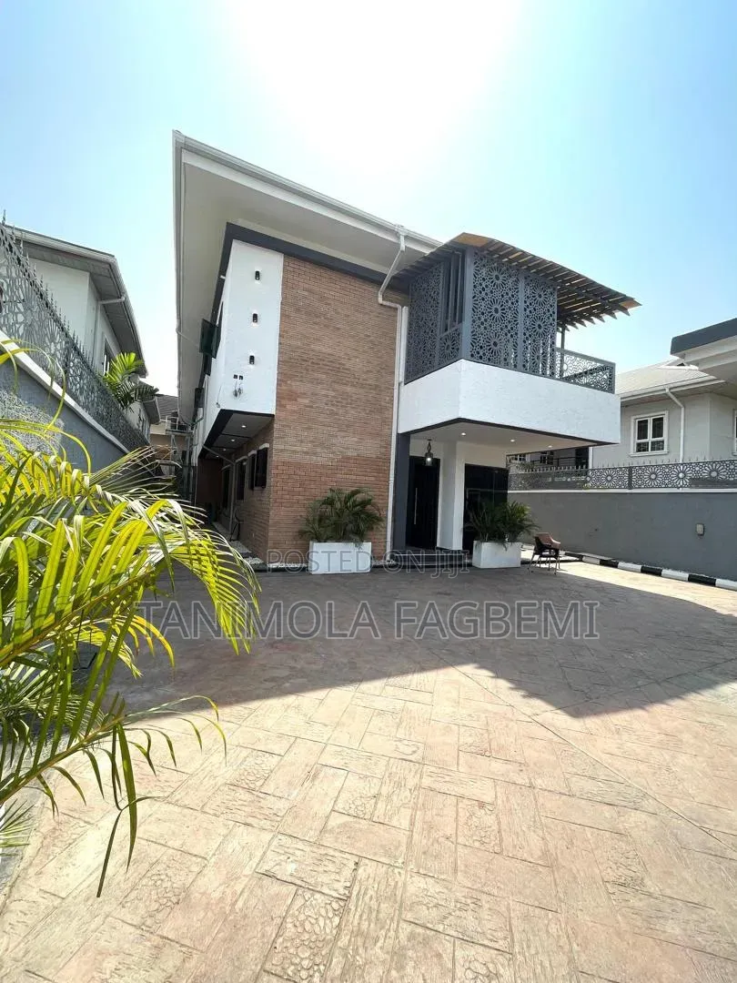Brand New 5 Bed Luxury Smart Home With Swimming Pool and a Room Bq