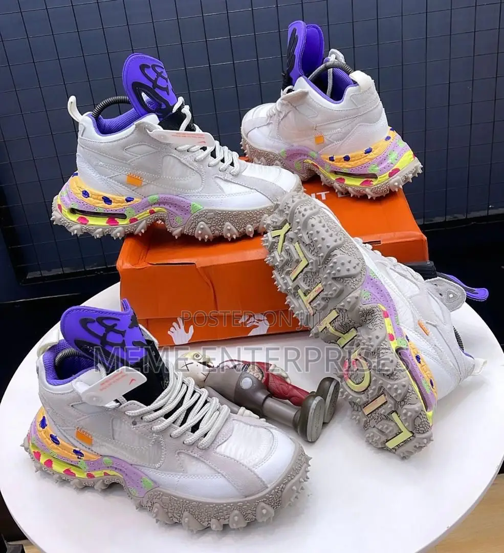 Nike—-Unique