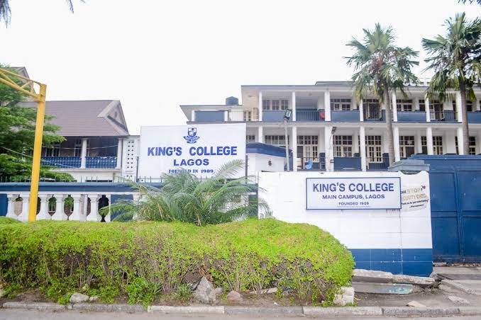20129136_thefrontentranceofkingscollegelagos_jpeg176256fbb9df84d523967ca222b0914d