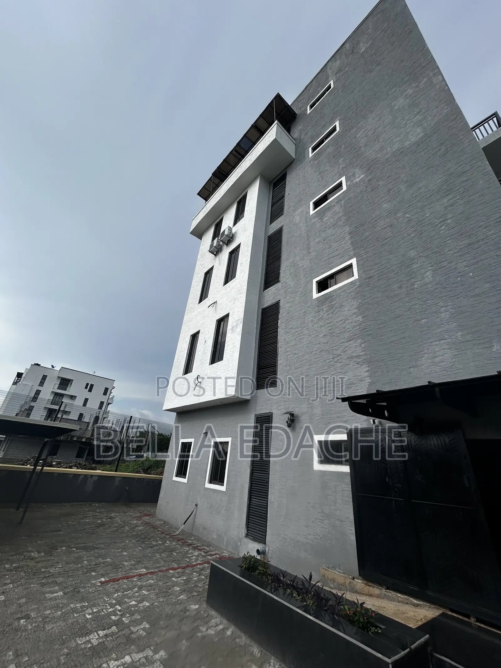 5bedroom Office Style Apartment for Commercial Lease