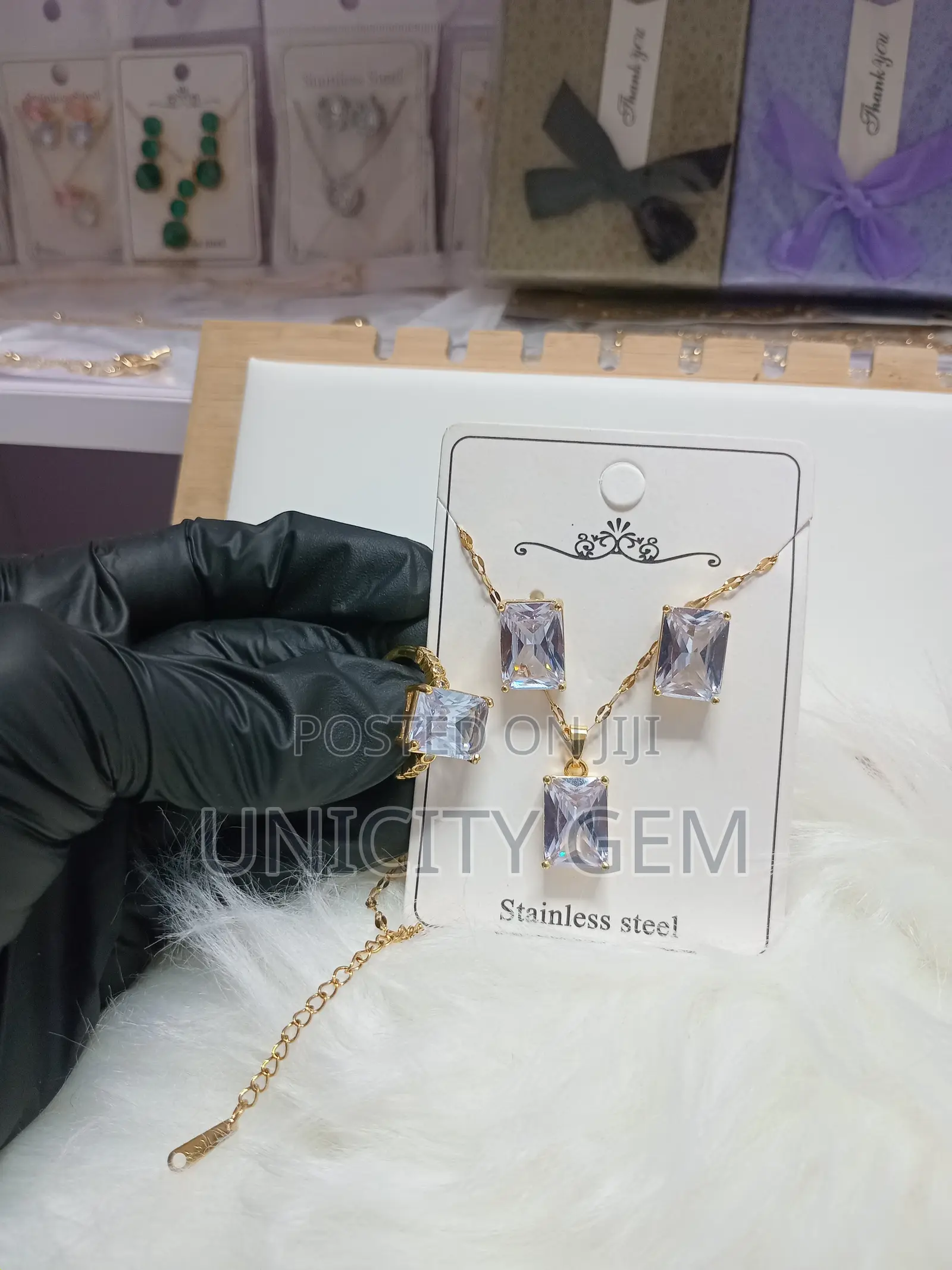 Sparkling Crystal Neckset With Ring