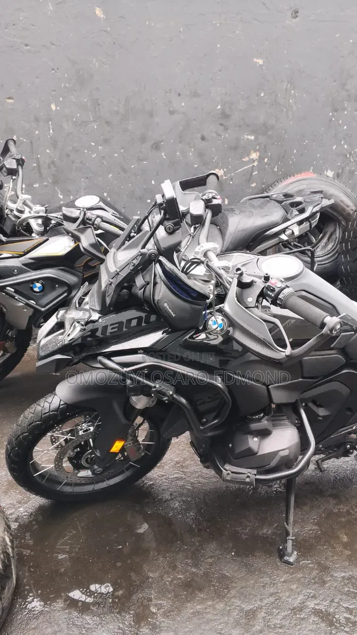 BMW R32 2024 Black