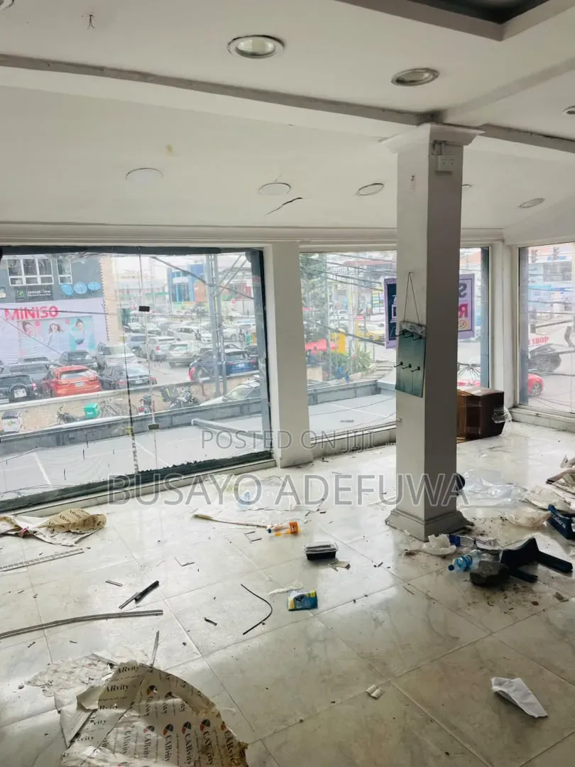 Spacious Shop Space to Let.