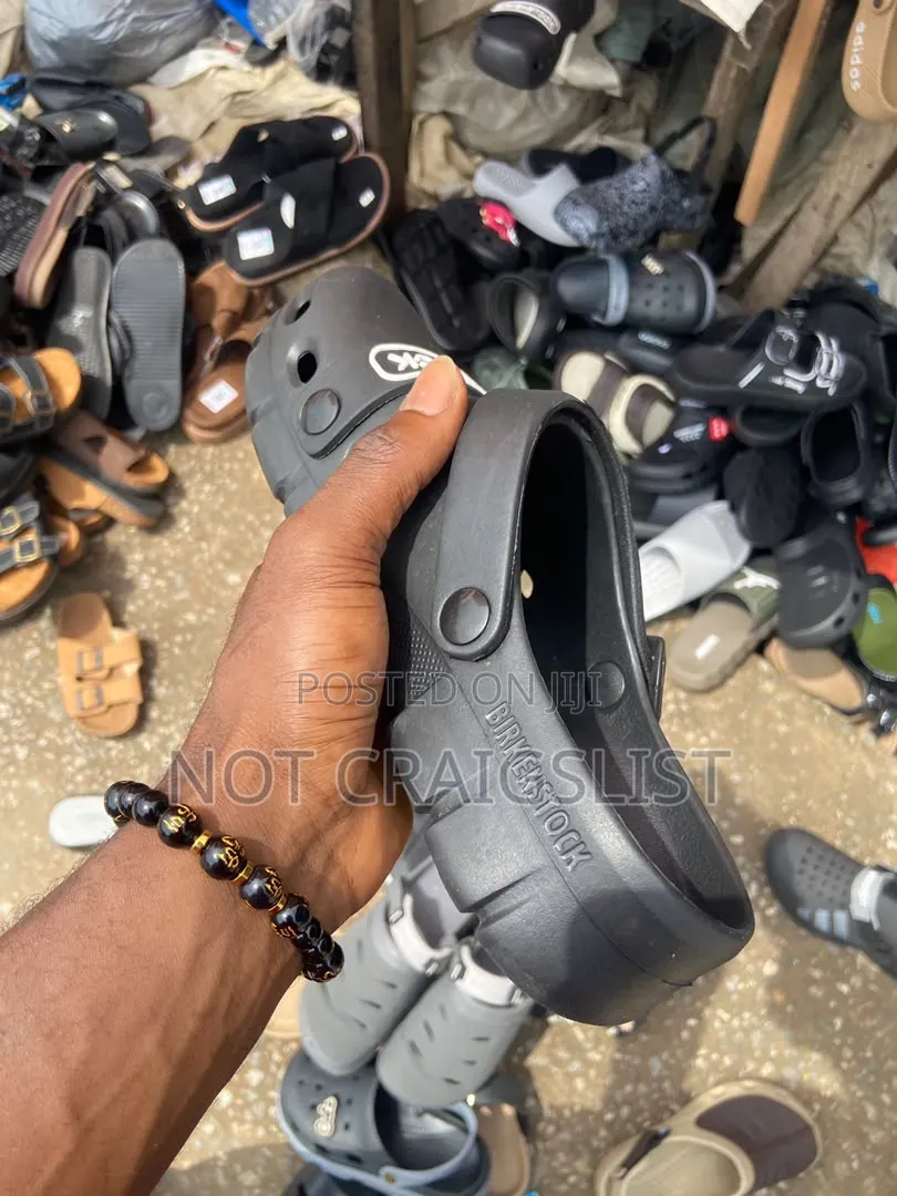 Crocs Slippers for Casual Wear Size 40–45 + Pay on Delivery Lagos