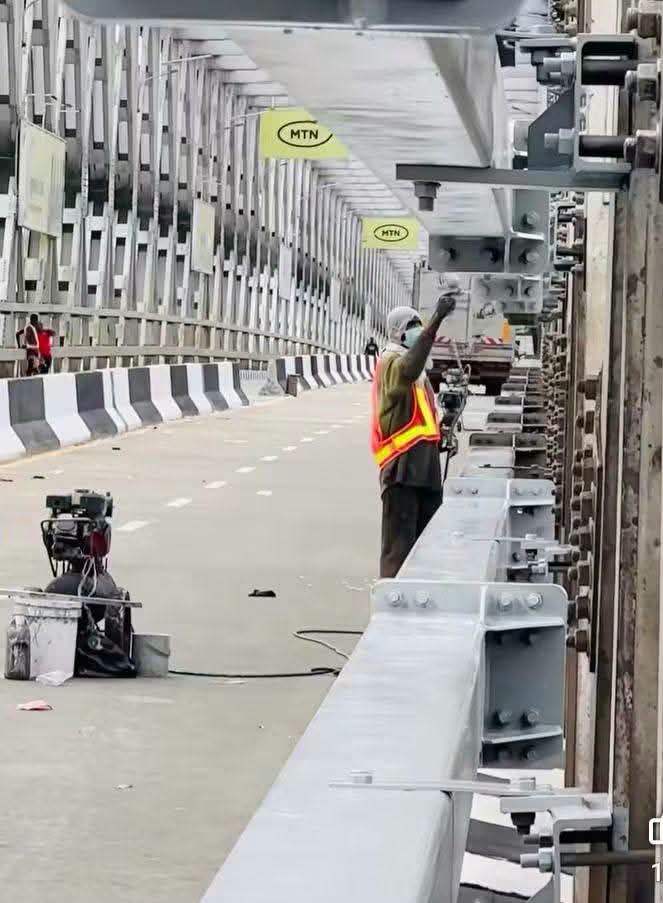 Demarcation Still On Niger Bridge, Solar Lights Installed
